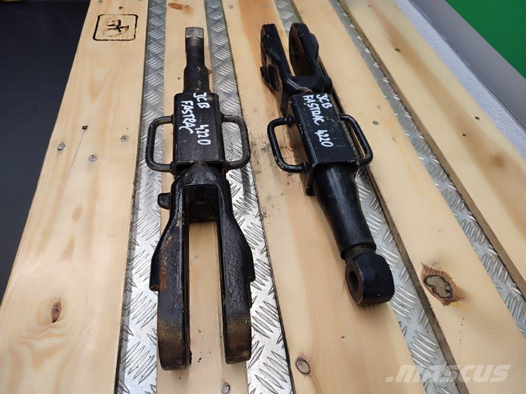 JCB Fastrac 4220 three-point linkage lift hanger JCB F Hidráulica