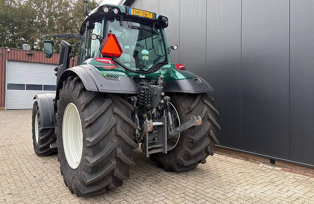 Valtra T174 Direct TwinTrac Tractoren