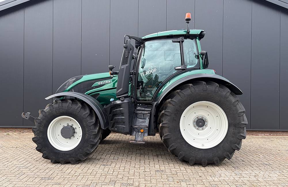 Valtra T174 Direct TwinTrac Tractoren