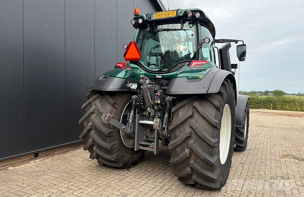 Valtra T174 Direct TwinTrac Tractoren