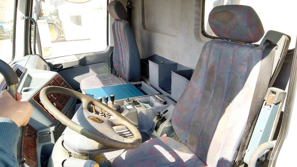 Mercedes-Benz 2531 Camiones portacontenedores