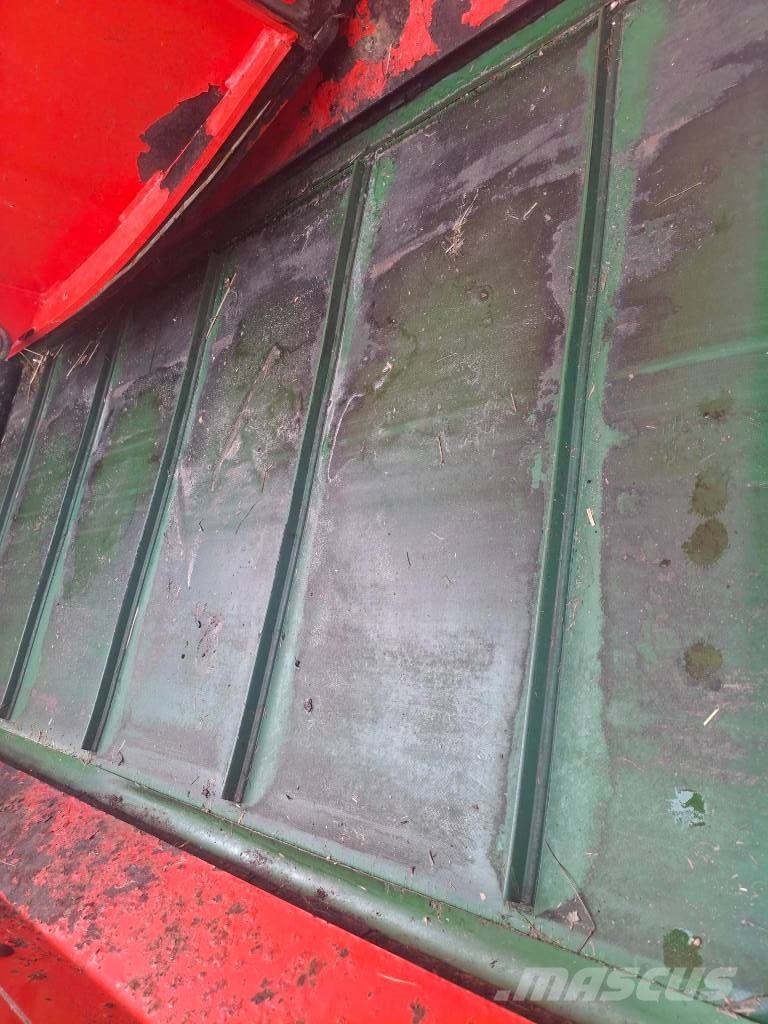 Kuhn 1880 ملقمات خلاط