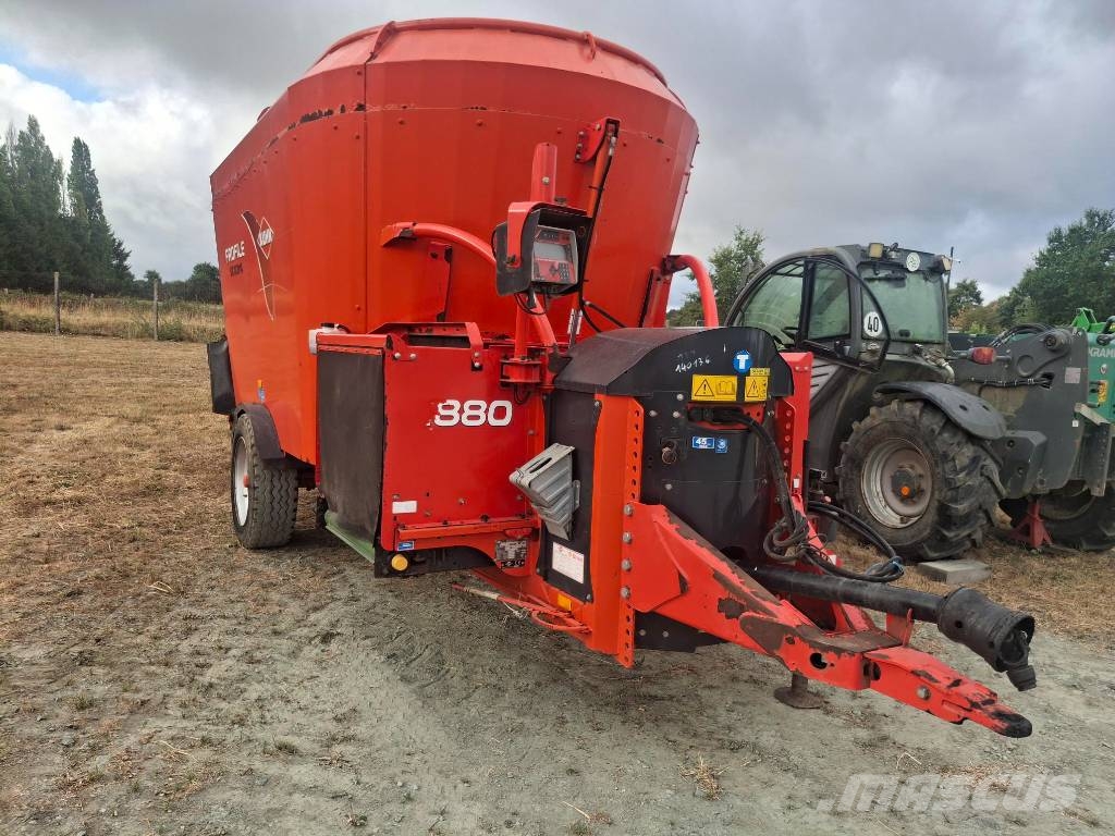 Kuhn 1880 ملقمات خلاط