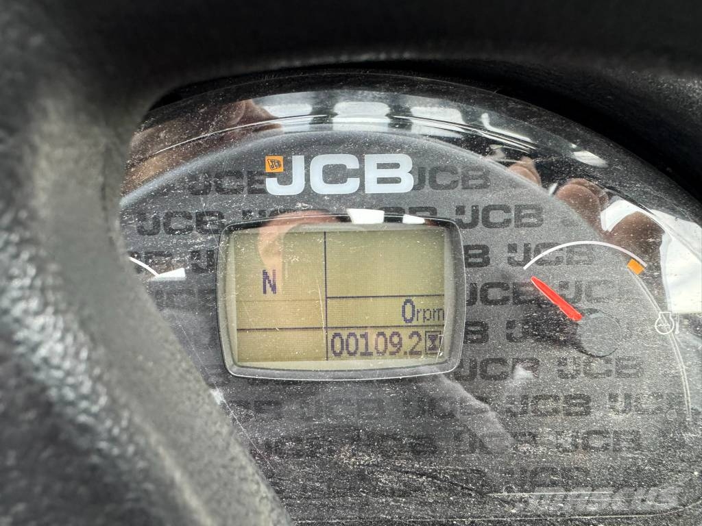JCB 403 Plus Carregadora multifunções