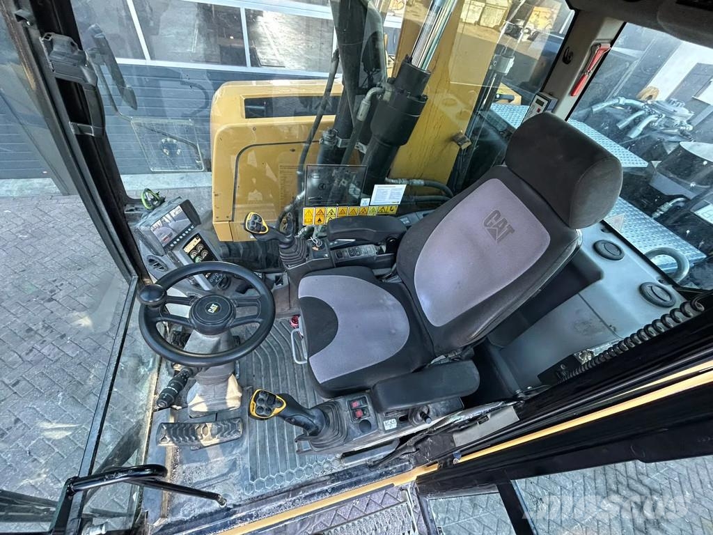 CAT M315F Ratiniai ekskavatoriai
