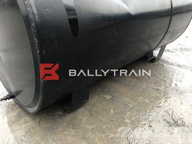  Oil/Fuel 1300LTR Tank €200 Muut koneet
