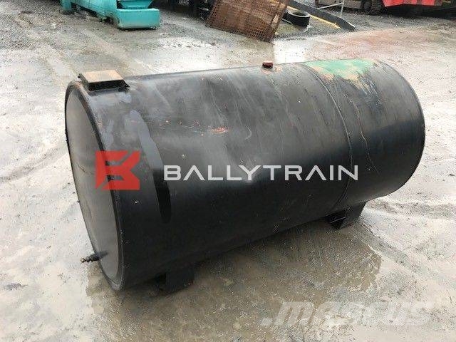  Oil/Fuel 1300LTR Tank €200 Muut koneet