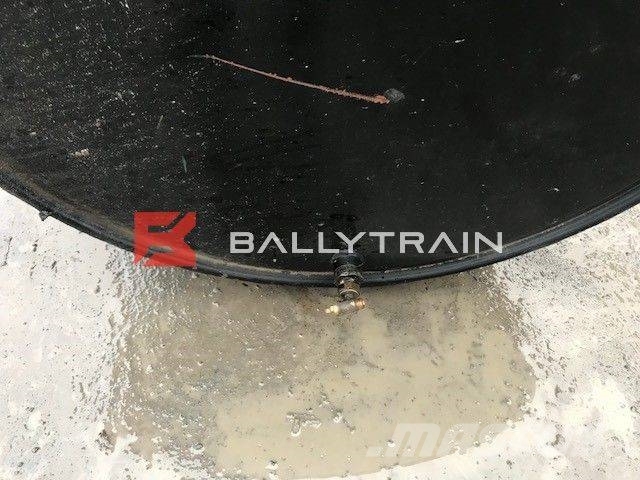  Oil/Fuel 1300LTR Tank €200 Muut koneet