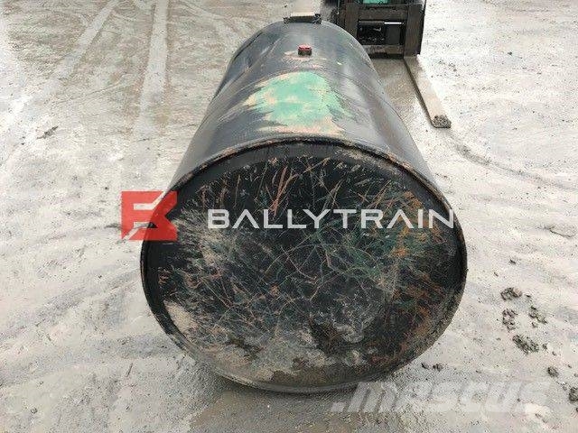  Oil/Fuel 1300LTR Tank €200 Muut koneet