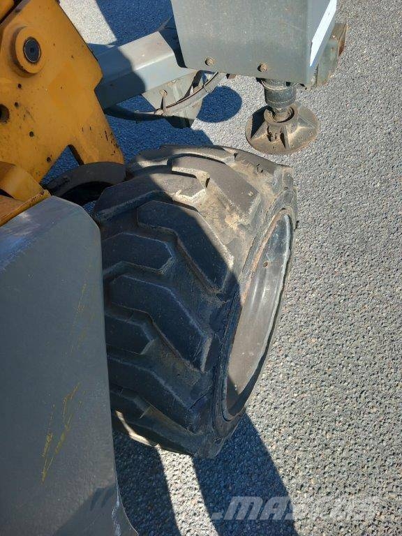 Haulotte Compact 12 DX Škarjaste dvižne ploščadi