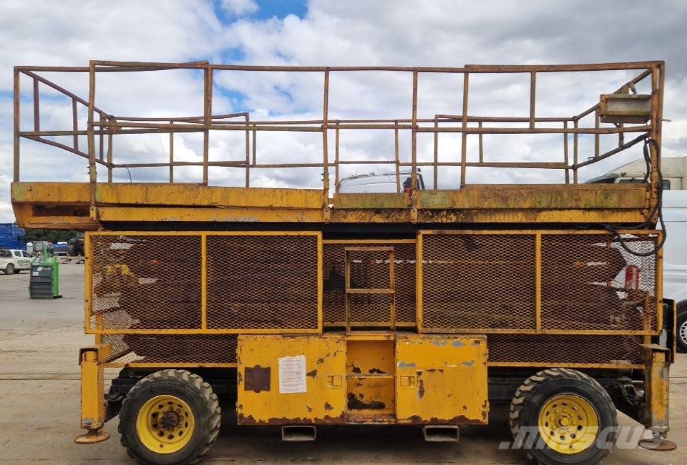 SkyJack SJ 9250 4x4 Plataformas tijera