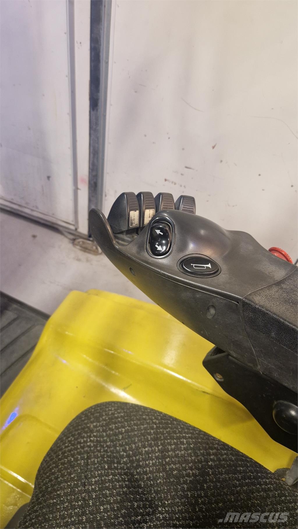Hyster J2.0XNT LWB Electric forklifts