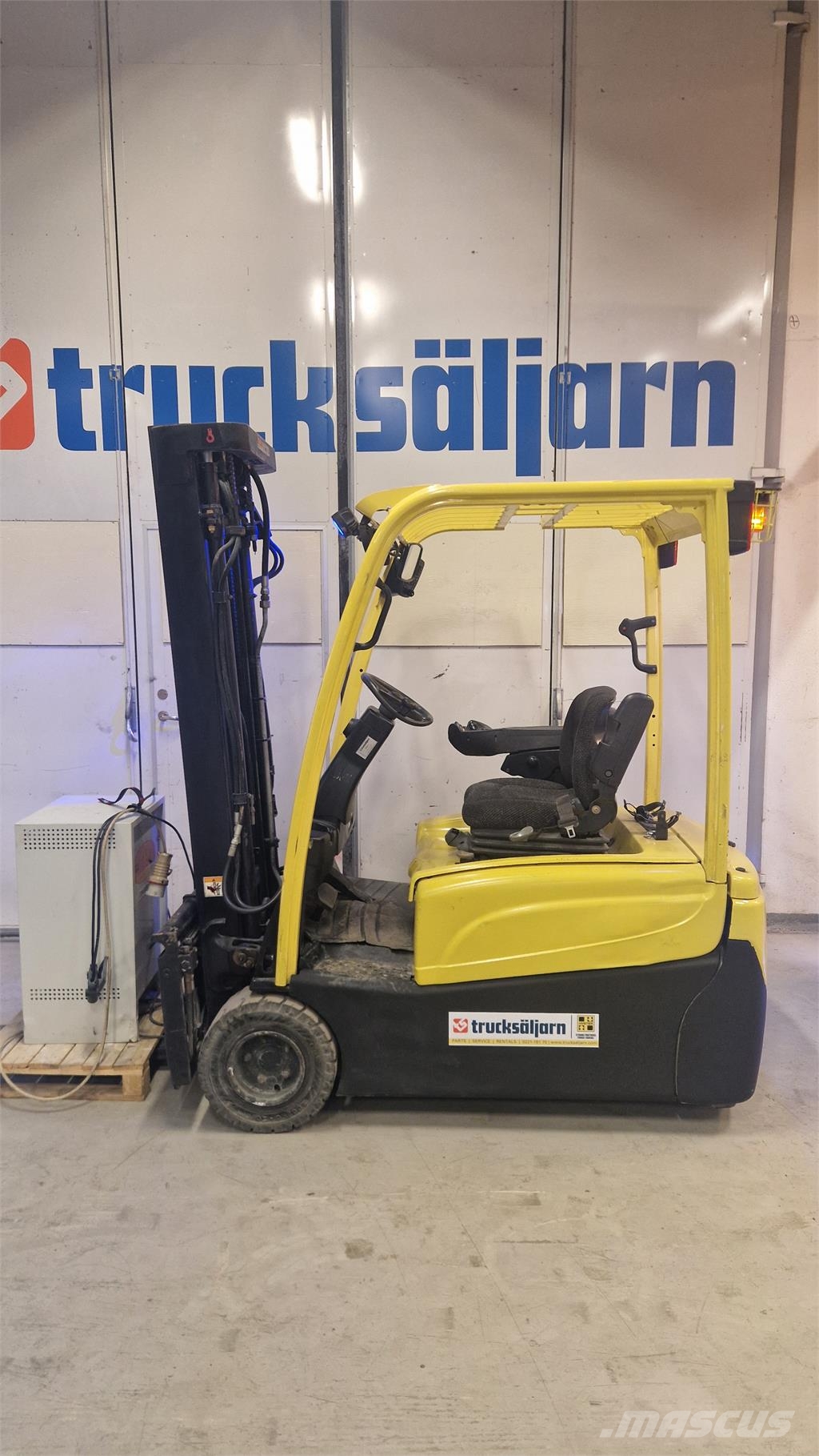 Hyster J2.0XNT LWB Electric forklifts