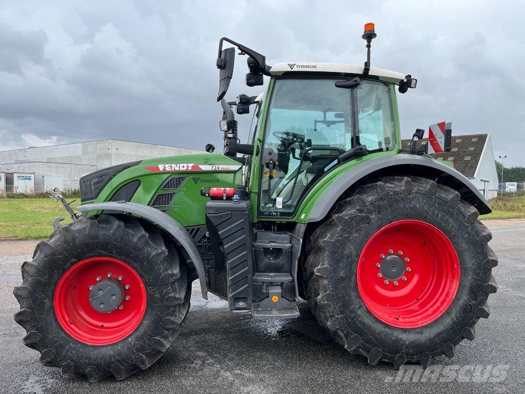 Fendt 724 VARIO POWER PLUS Tractoren