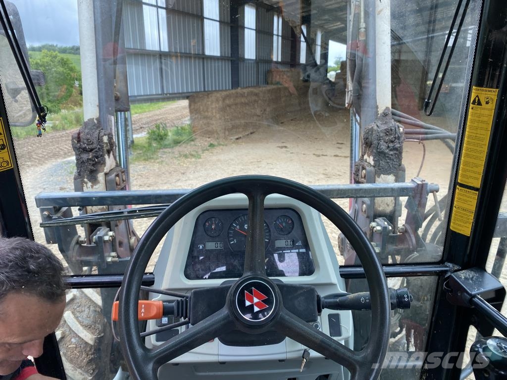 Massey Ferguson 5445 Traktori