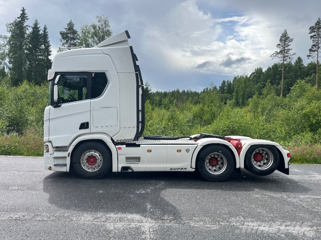 Scania R 650 Vetopöytäautot