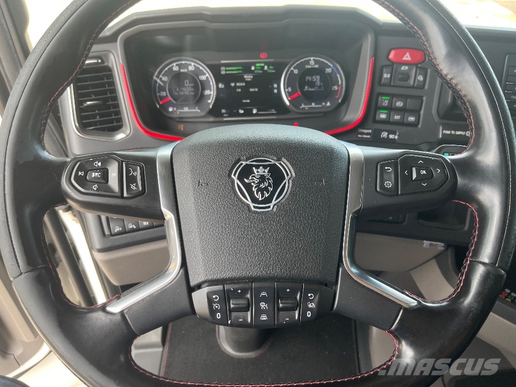 Scania R 650 Vetopöytäautot