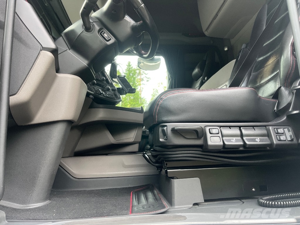 Scania R 650 Vetopöytäautot
