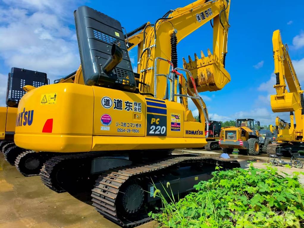 Komatsu PC 220 履带挖掘机