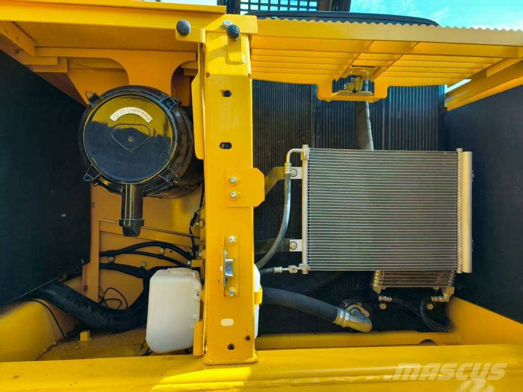 Komatsu PC 220 履带挖掘机