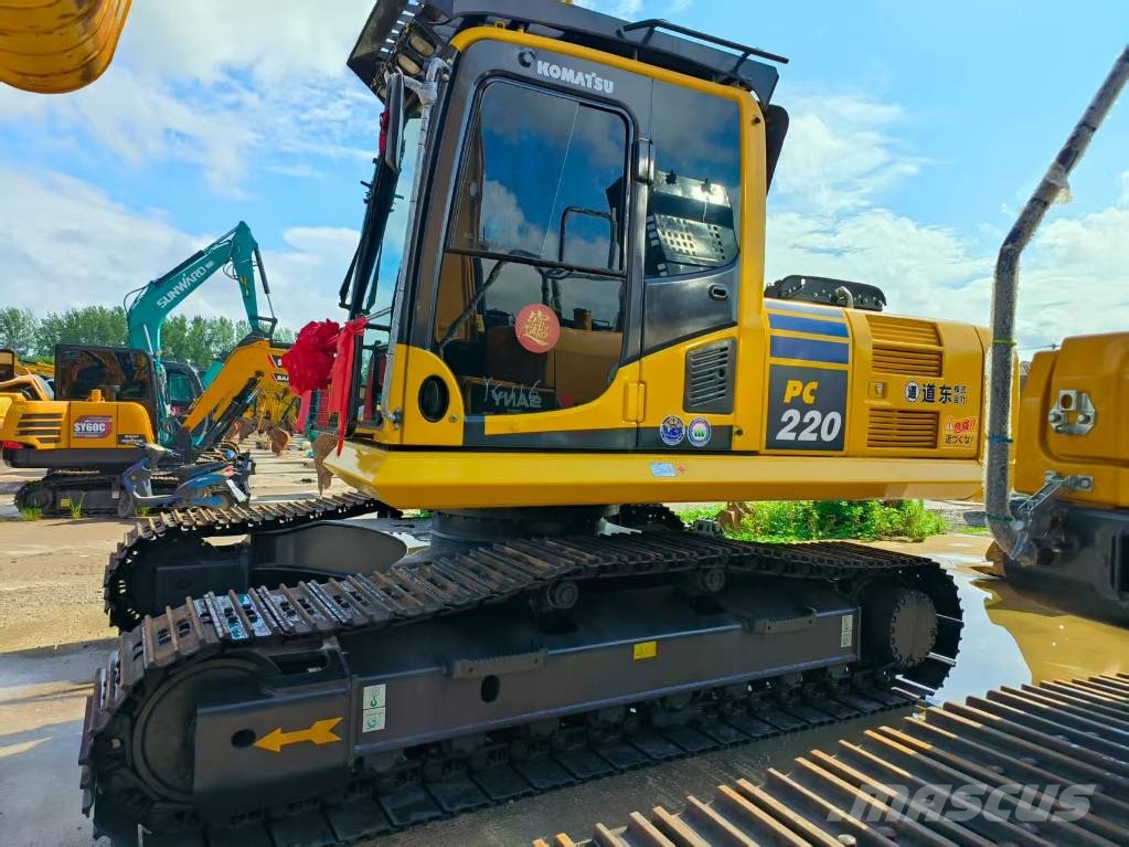 Komatsu PC 220 履带挖掘机