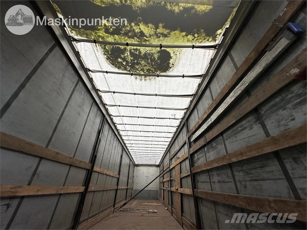Schmitz S01 Curtainsider semi-trailers