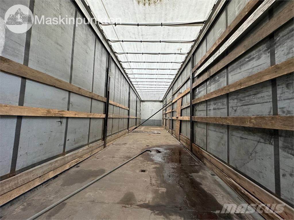 Schmitz S01 Curtainsider semi-trailers