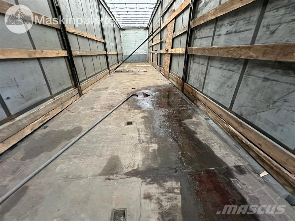 Schmitz S01 Curtainsider semi-trailers