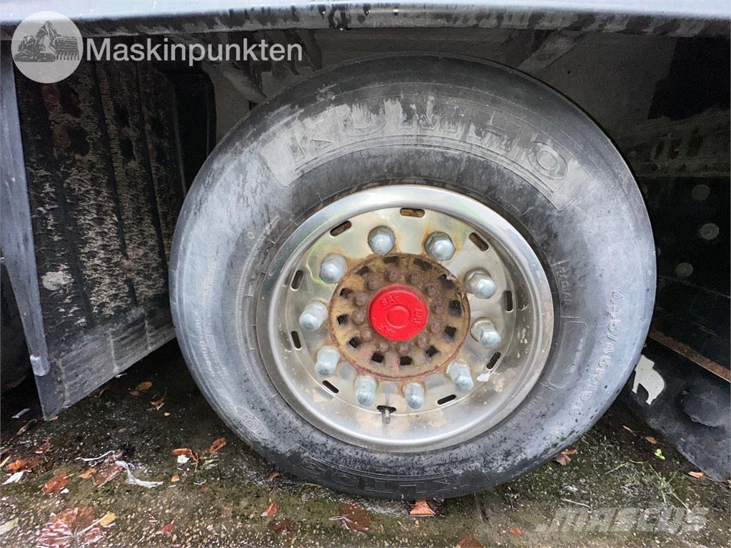 Schmitz S01 Curtainsider semi-trailers