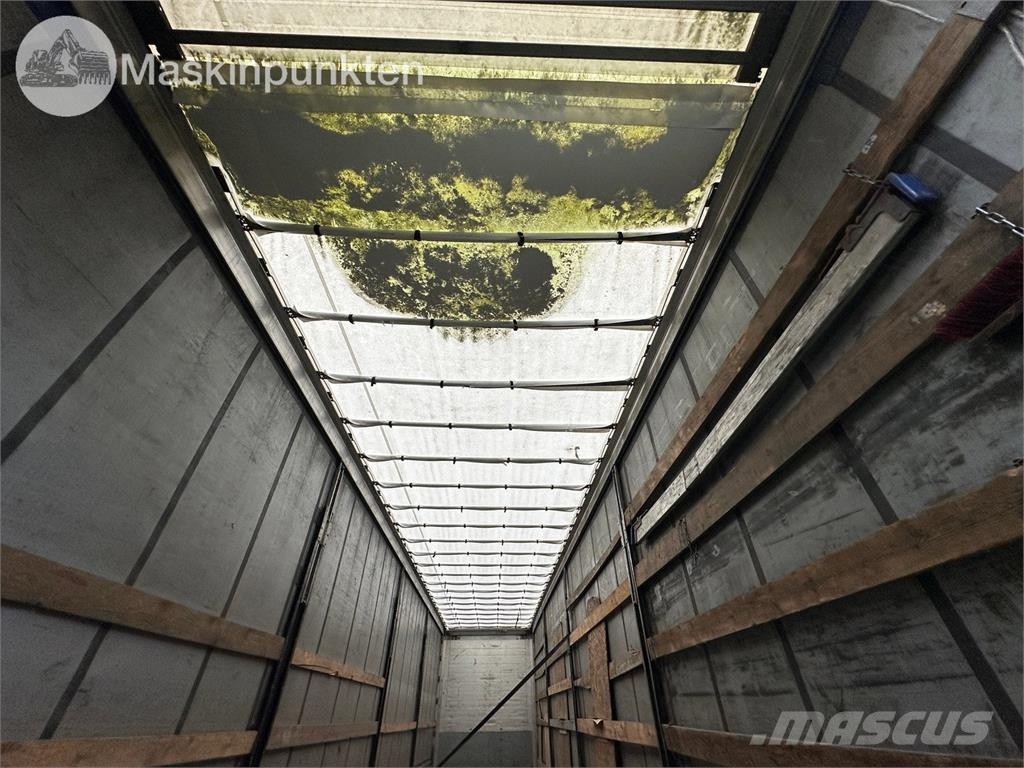 Schmitz S01 Curtainsider semi-trailers