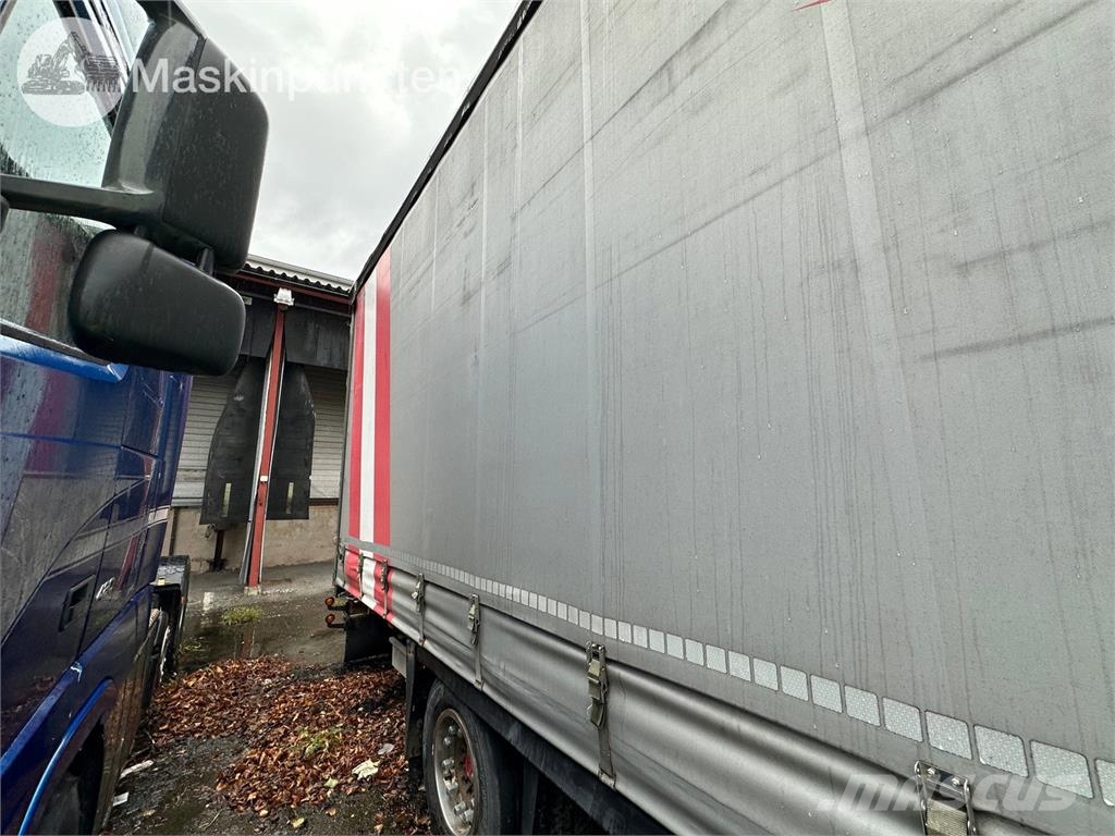 Schmitz S01 Curtainsider semi-trailers