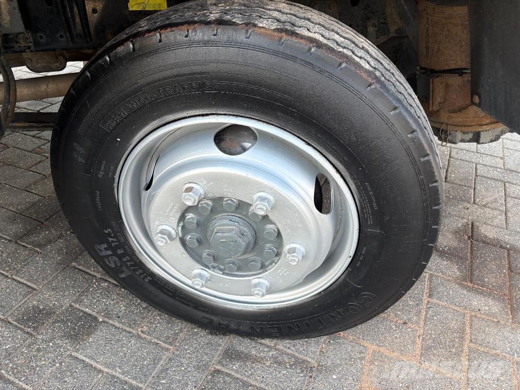 MAN LE 170 C + Loadlift + Euro 3 Camion cassonati