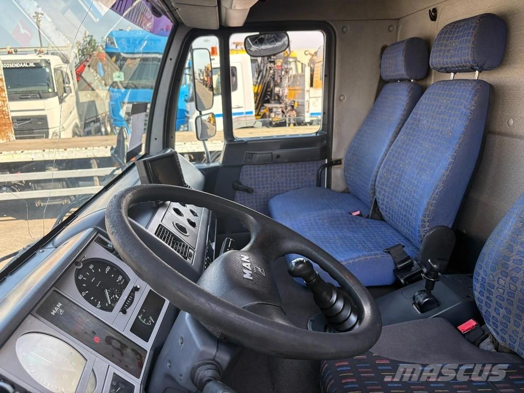 MAN LE 170 C + Loadlift + Euro 3 Camion cassonati