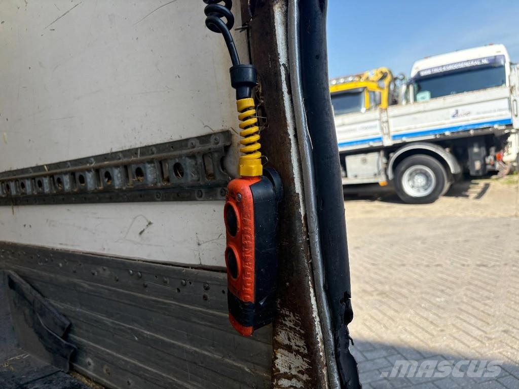 MAN LE 170 C + Loadlift + Euro 3 Camion cassonati