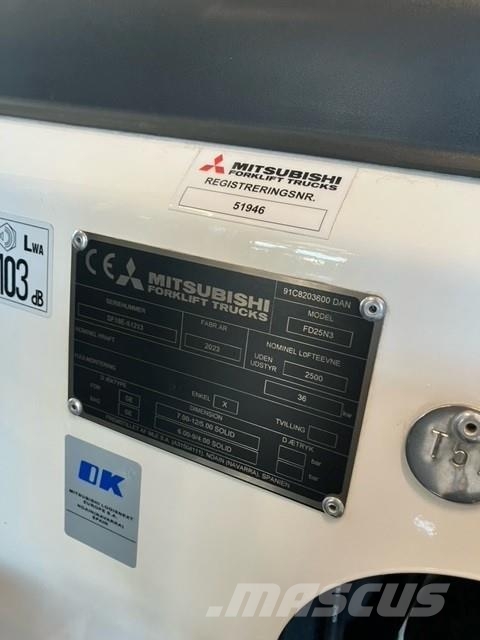 Mitsubishi FD25N3 Dieselmotviktstruckar