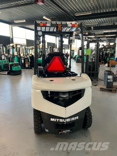 Mitsubishi FD25N3 Dieselmotviktstruckar