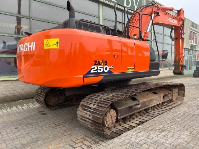 Hitachi ZX 250 LC N-6 حفارات زحافة