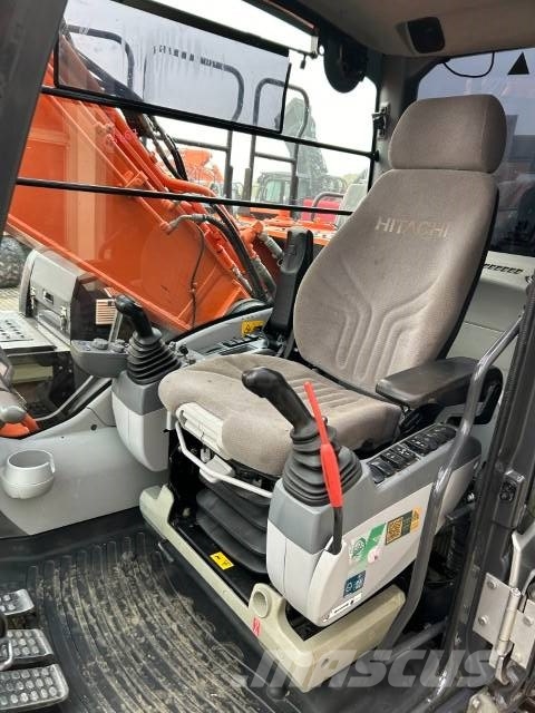 Hitachi ZX 250 LC N-6 حفارات زحافة
