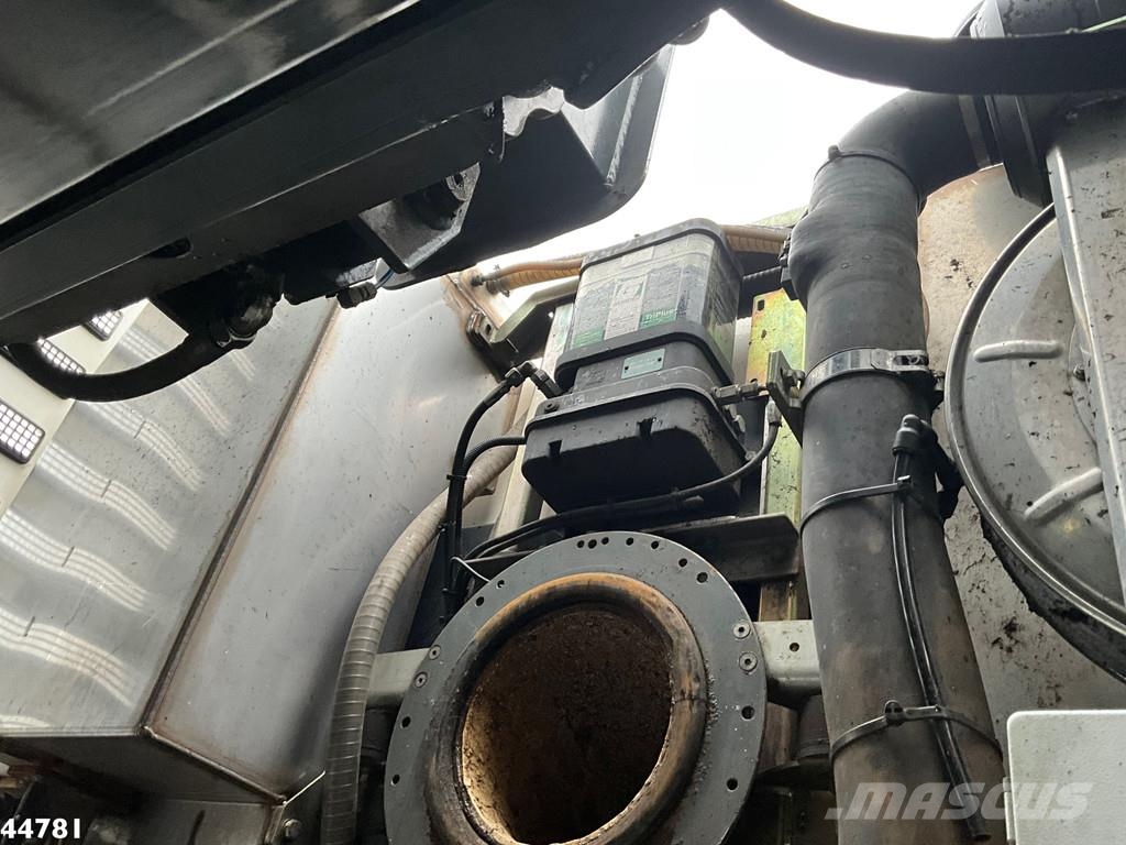 Ravo 540 CD Euro 6 with 3-rd brush Sweeper trucks