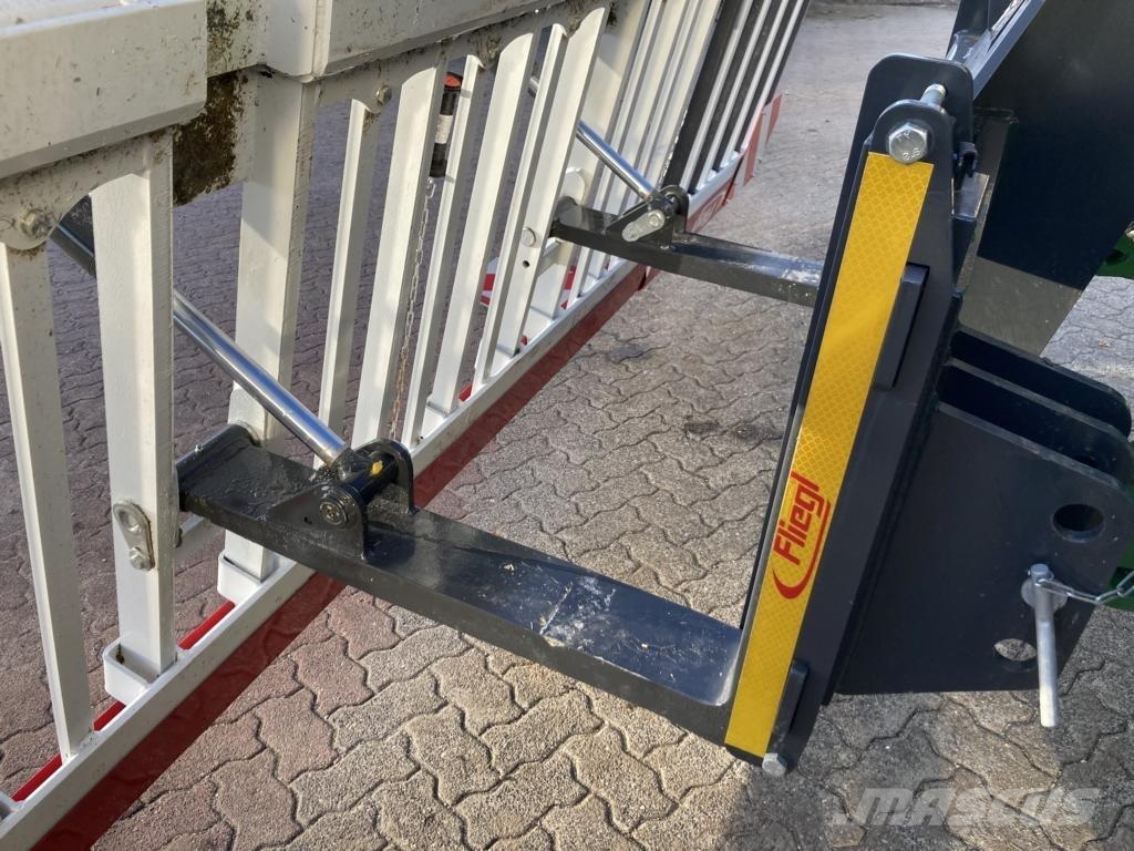 Fliegl SILIERGABEL ماكينات زراعية - غير ذلك