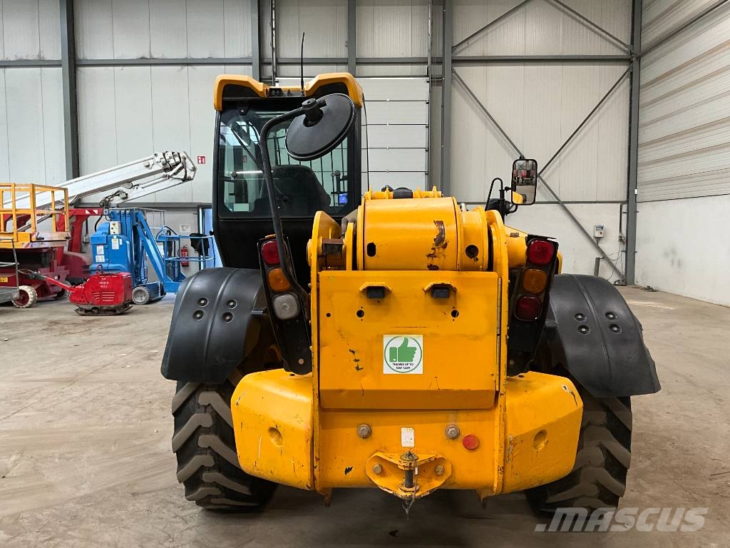 JCB 540-140 مناولات متداخلة