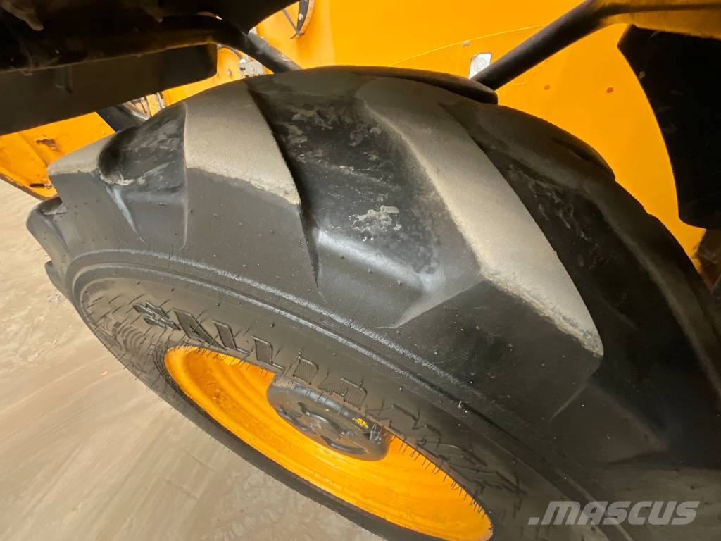 JCB 540-140 مناولات متداخلة