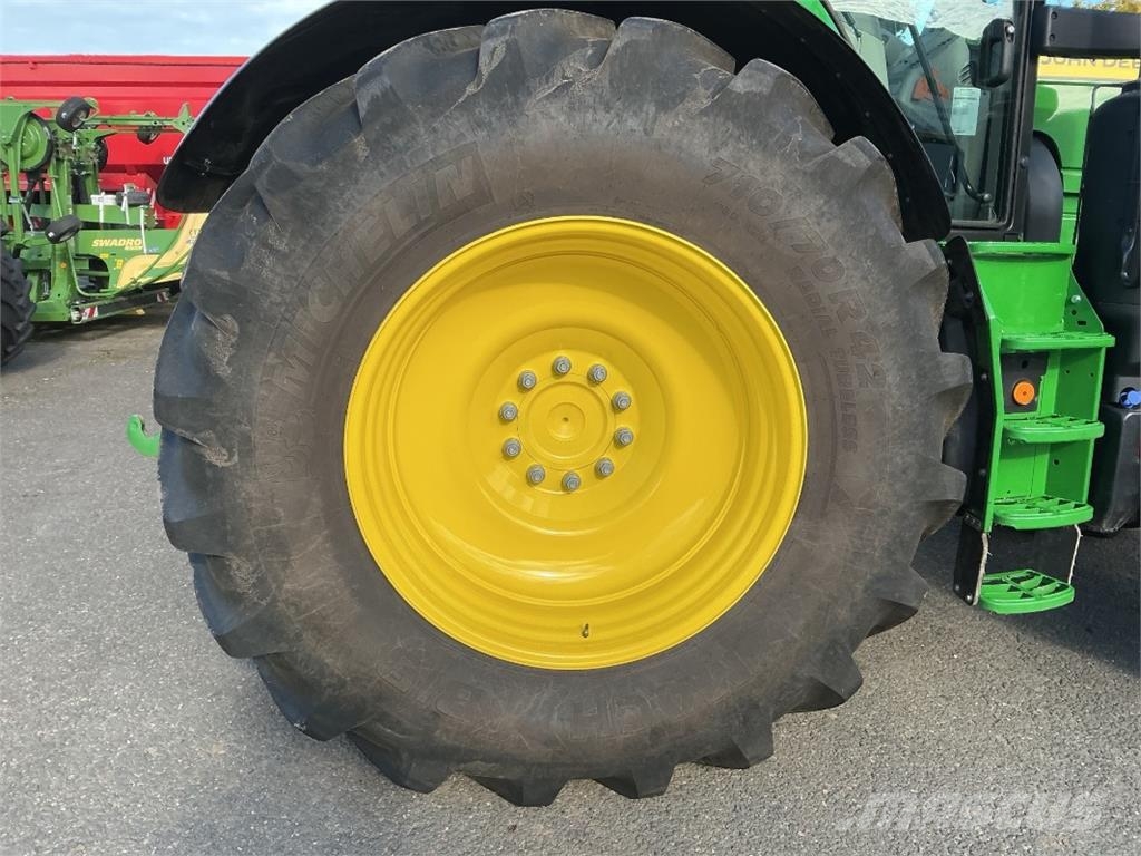 John Deere 6M 180 Traktorji