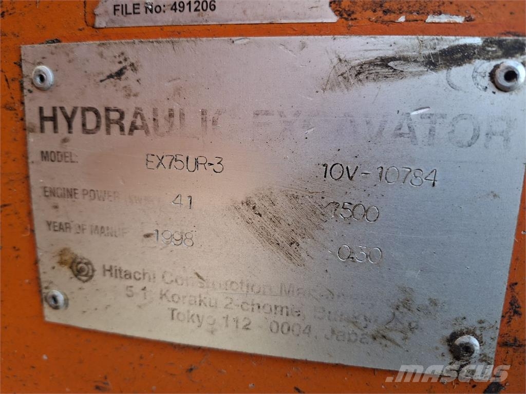 Hitachi EX75UR-3 KALLISTAJA, 600MM TELAT حفارات وسط 7 طن - 12 طن