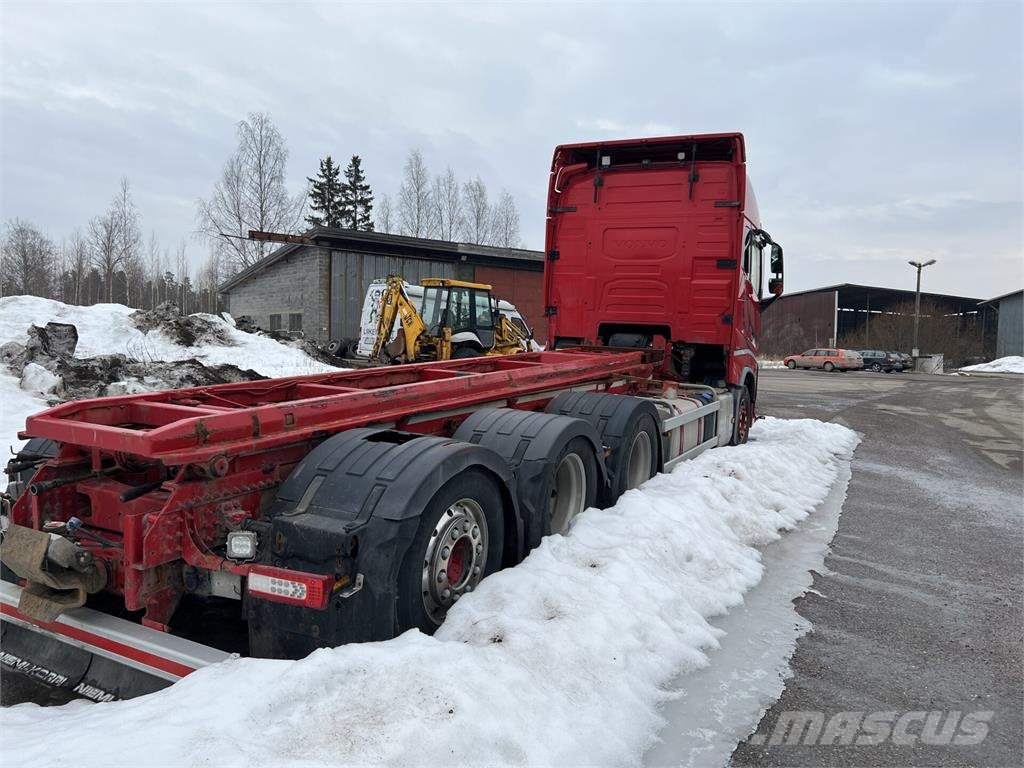 Volvo FH16 8x4 自卸式货车
