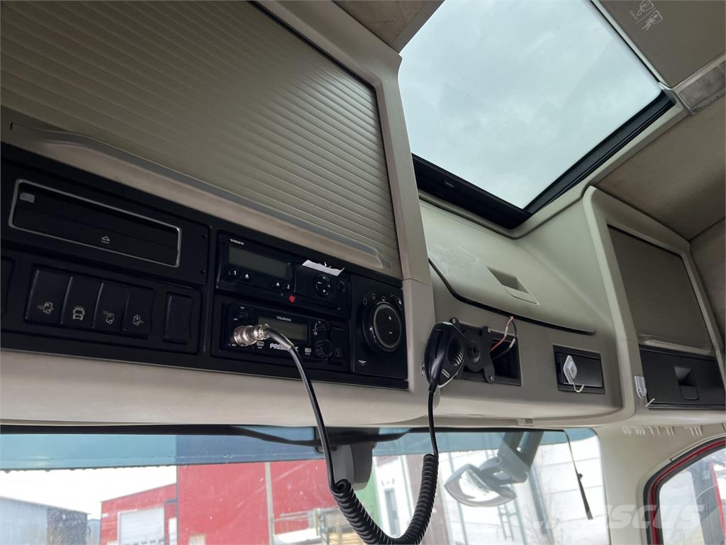 Volvo FH16 8x4 自卸式货车