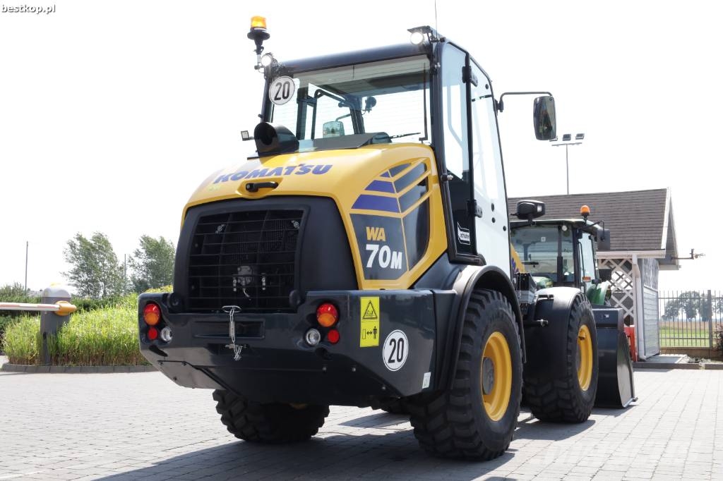 Komatsu WA 70 M-8 لوادر بعجل