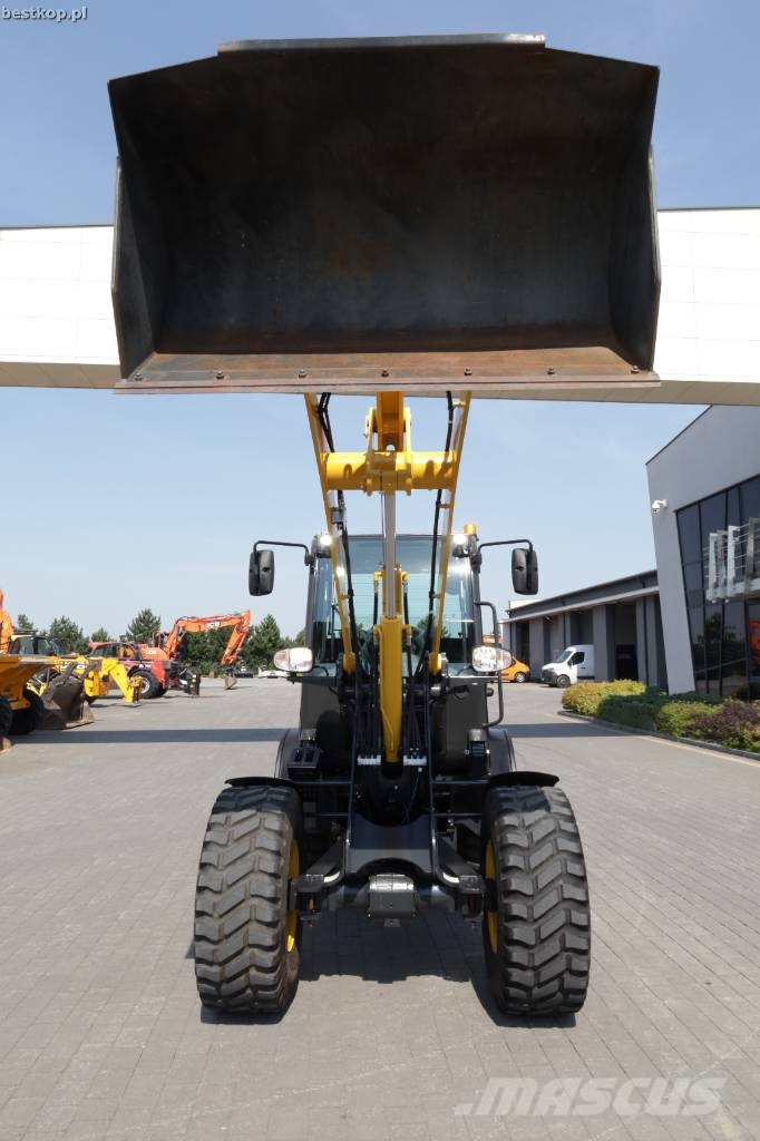 Komatsu WA 70 M-8 لوادر بعجل