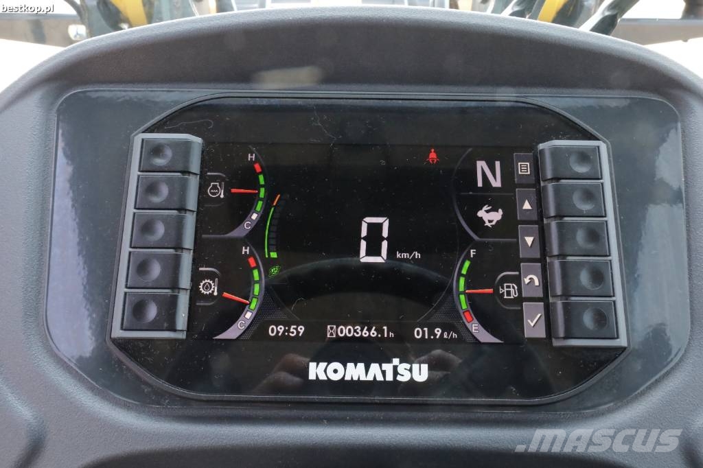 Komatsu WA 70 M-8 لوادر بعجل