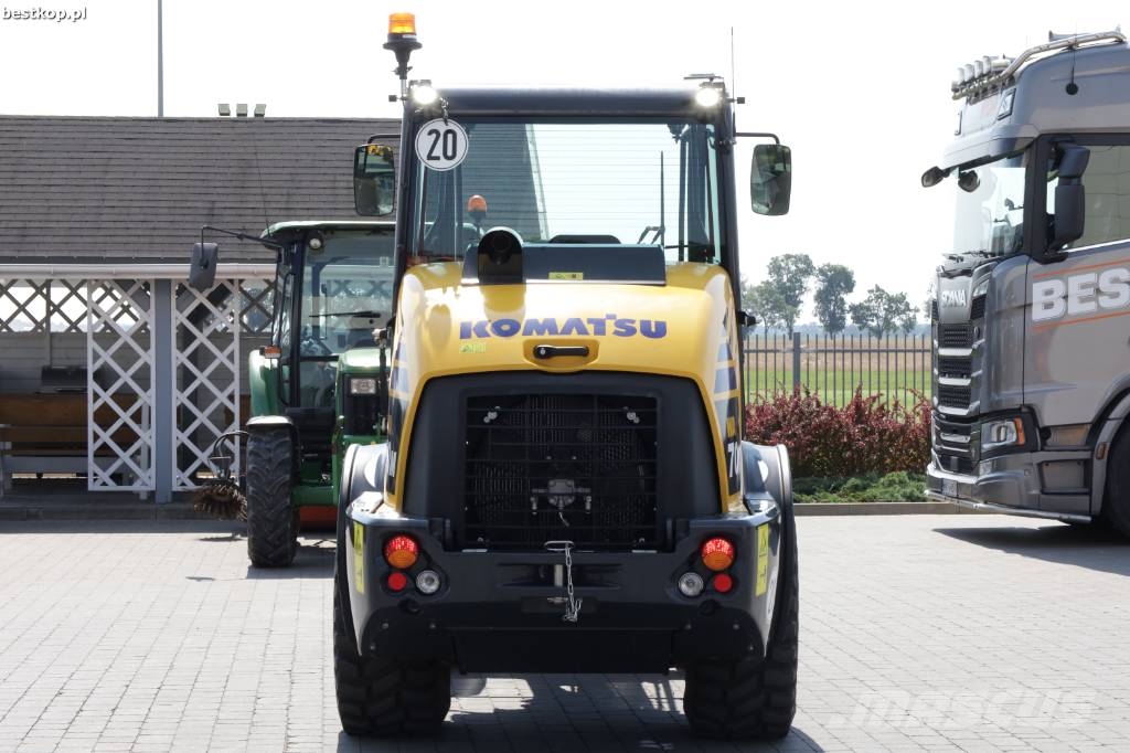 Komatsu WA 70 M-8 لوادر بعجل